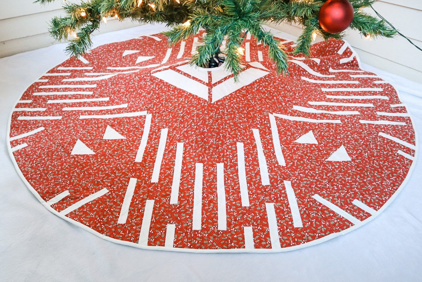 Quilted Christmas Tree Skirt Tutorial — Alderwood Studio • Modern within Christmas Tree Skirt Templates