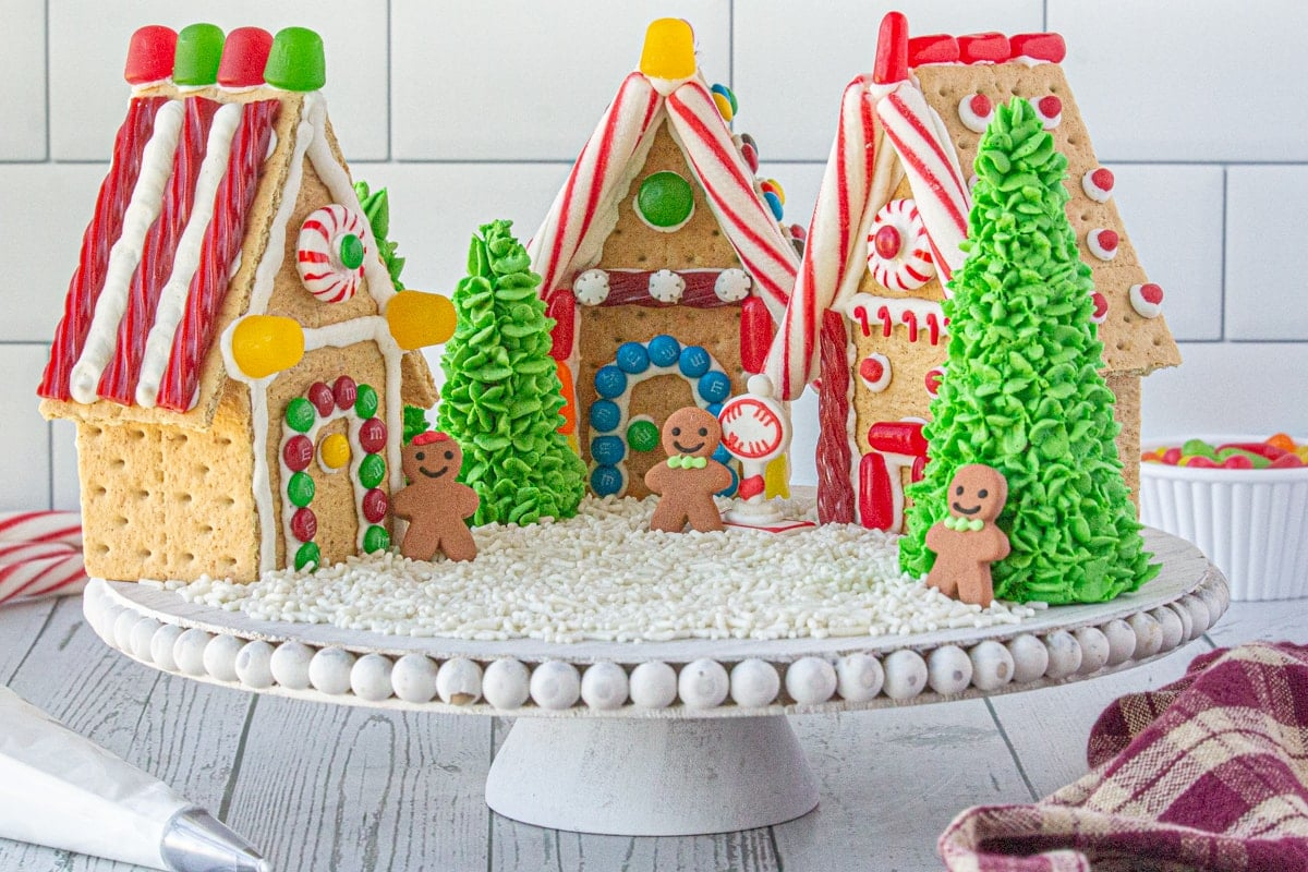 How To Make A Graham Cracker Gingerbread House - Restless Chipotle throughout Pattern Graham Cracker Gingerbread House Template