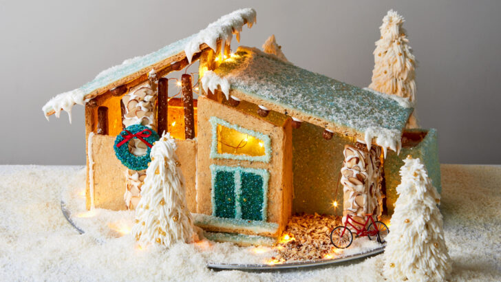 Medium Sized Gingerbread House Template