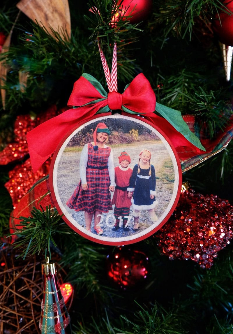 Easy Picture Frame Ornament Craft For Personalized Gifts | Fynes for Christmas Ornament Picture Frame Template