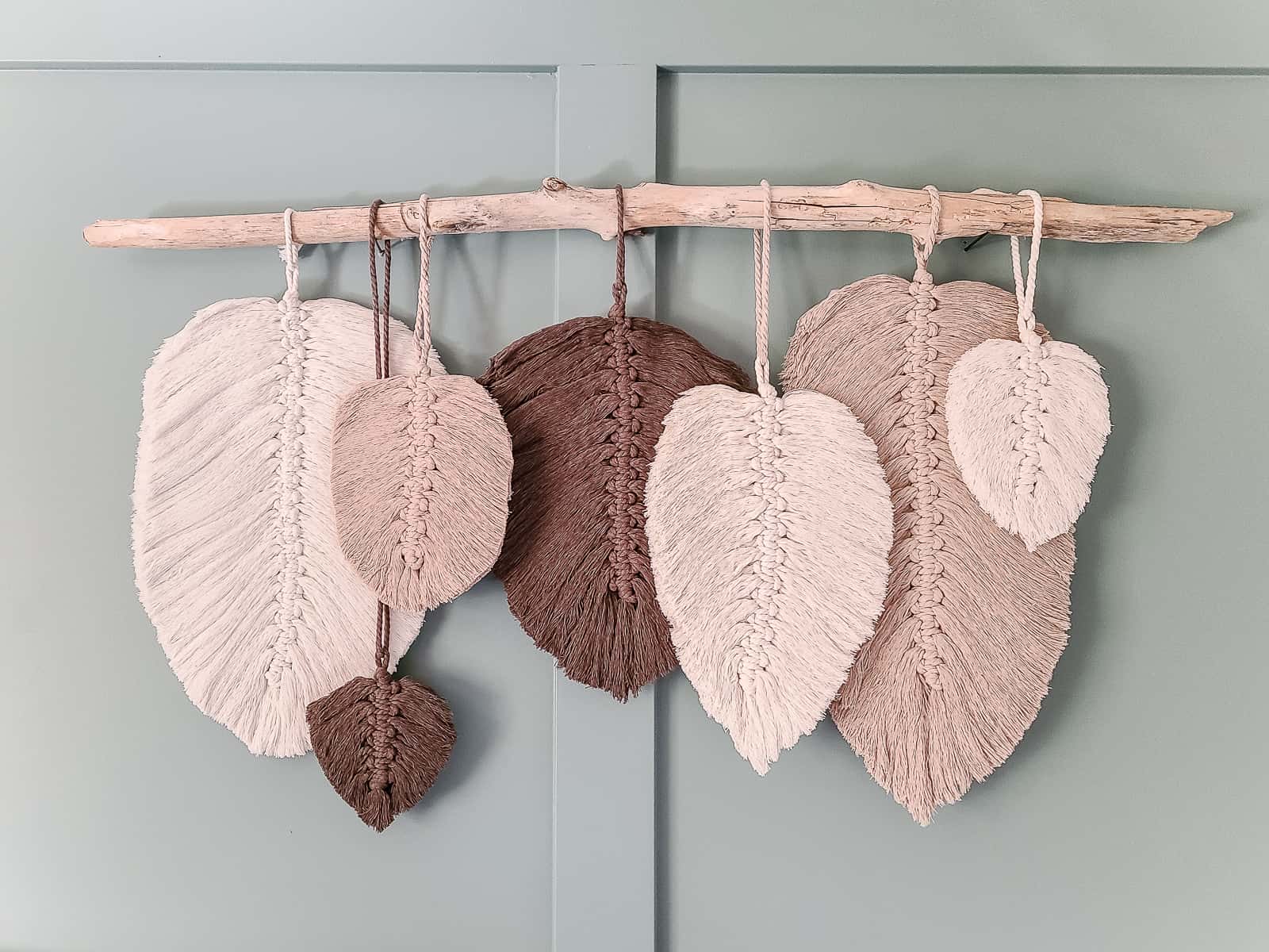 Diy Macrame Feathers Diy Macrame Feathers